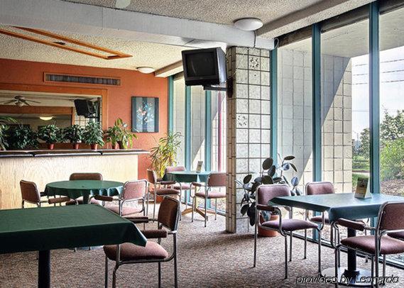 Quality Inn Omaha Ristorante foto